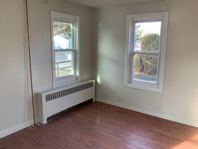 Building Photo - 42 E Greenfield Ave