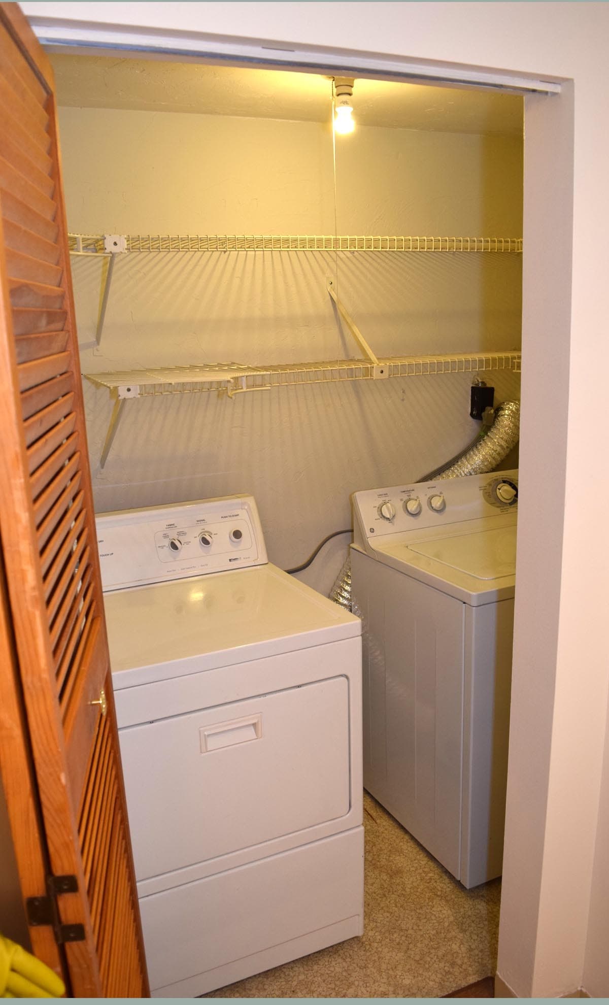 Building Photo - 200 Cove Way