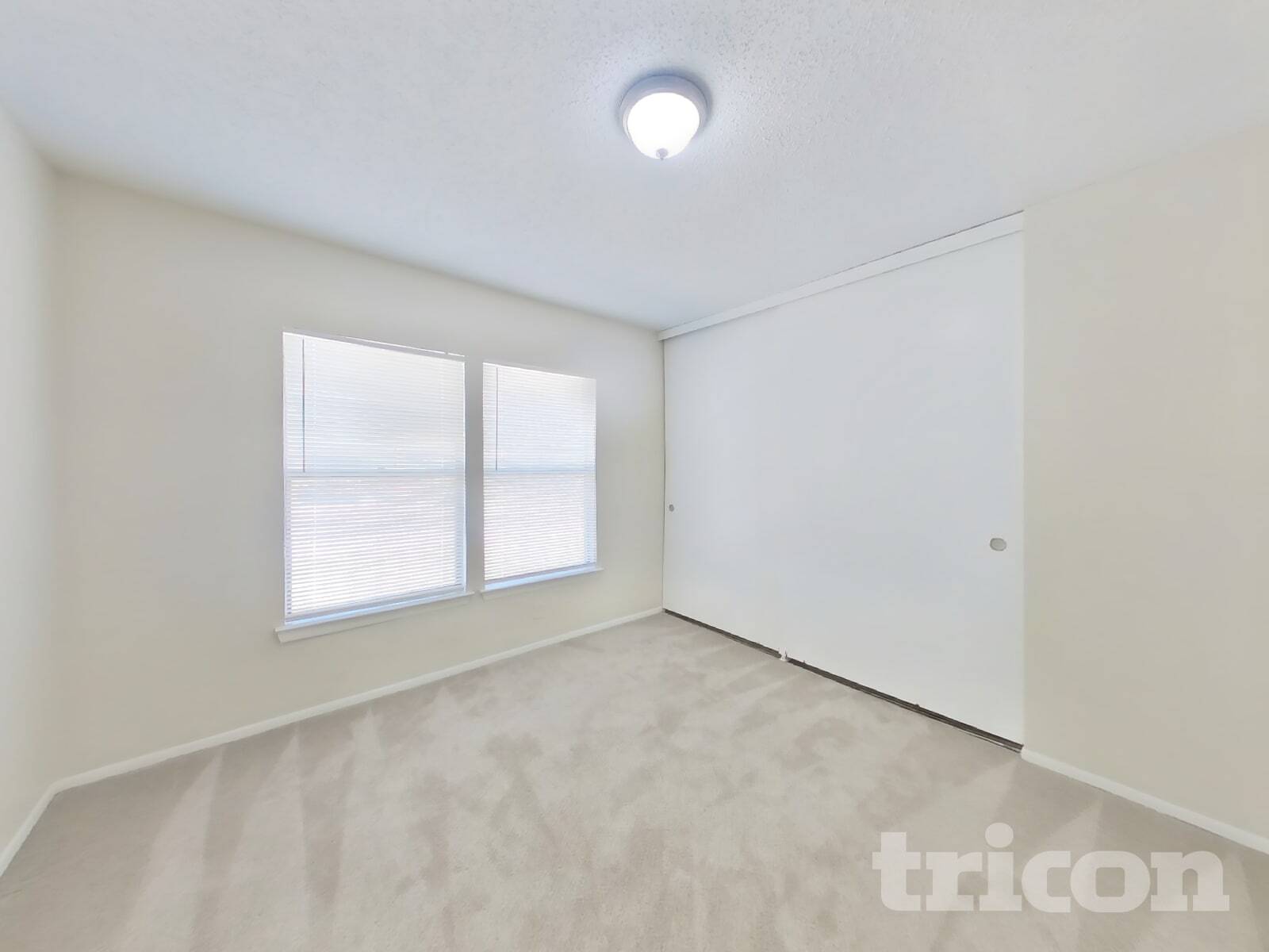 Building Photo - 10526 Kinderhook Dr