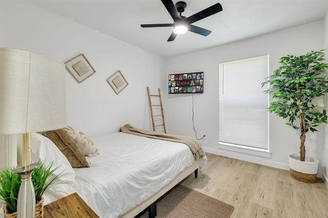 Building Photo - 718 Tearose Dr