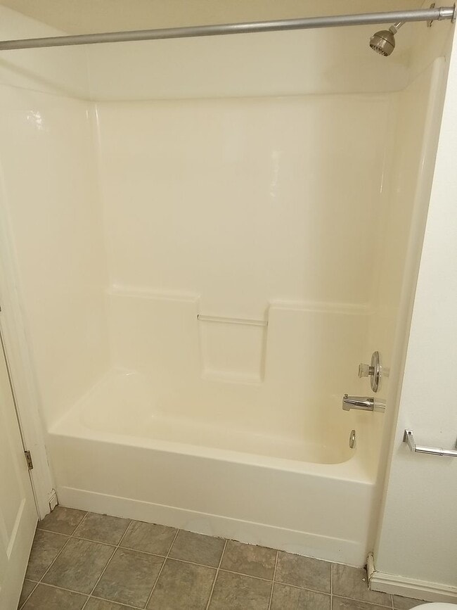 Building Photo - Willow Springs Condo