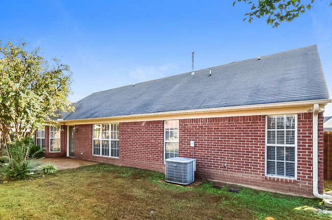 Building Photo - 2723 Long Shadow Ln