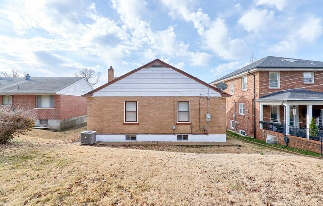 Building Photo - 7361 Melrose Ave