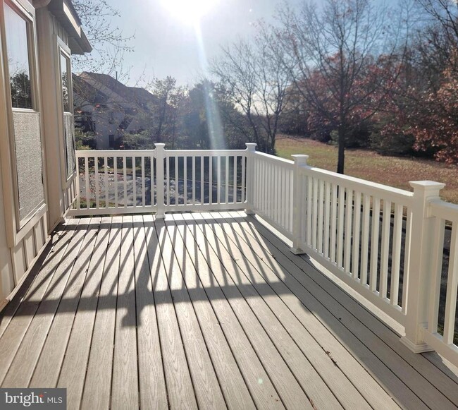 Building Photo - 16 Pickwick Pl