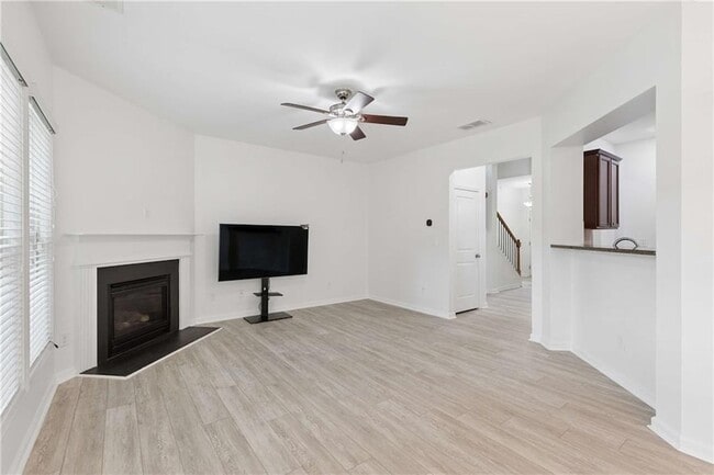 Building Photo - 3377 Vintage Cir SE