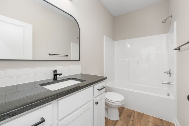 Building Photo - 2121 E Elk Rdg Ave