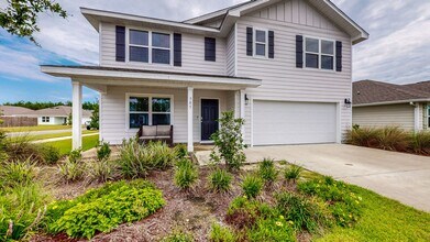 Building Photo - 5 Bedroom / 3 Bathroom Home  in Hammock Bay w/Fenced in Yard