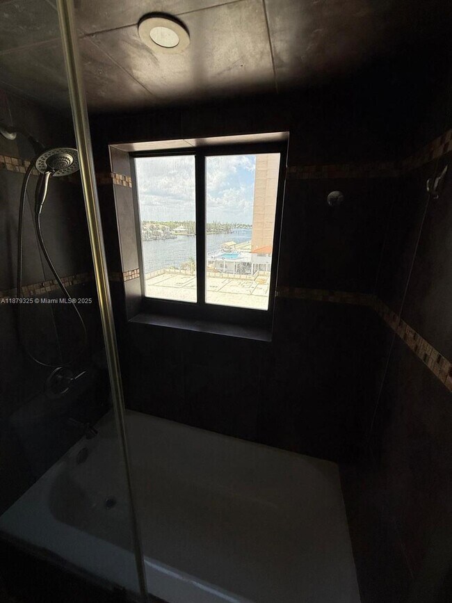 Building Photo - 1500 S Ocean Dr