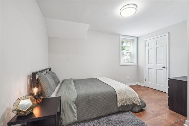 Building Photo - 3483 Glensford Dr