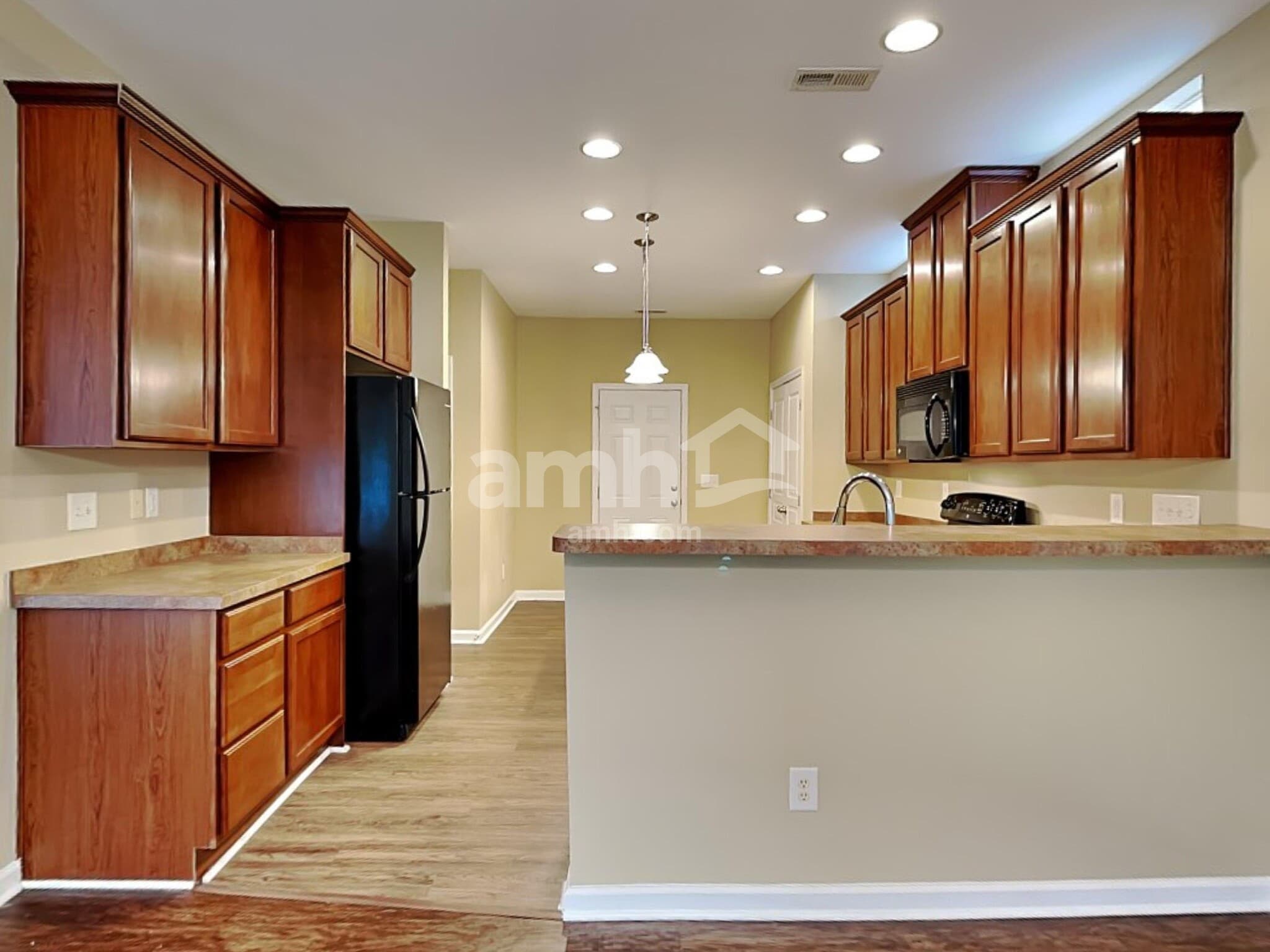 Building Photo - 3211 Whispernut Ln