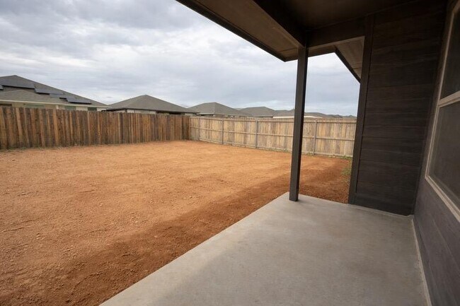 Building Photo - 1805 Ebbets Dr