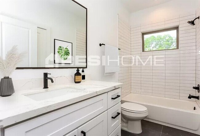 Building Photo - 3036 Truxillo St