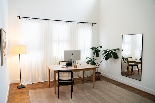 Building Photo - 424 36th Ave N