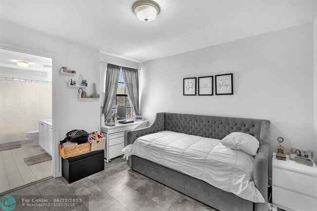 Building Photo - 16389 SW 31st St