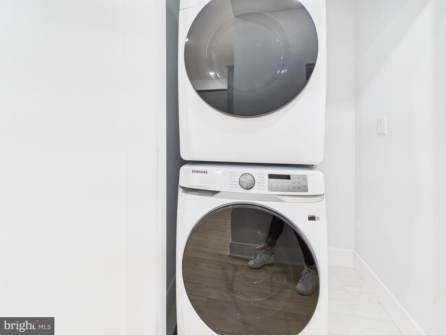 Building Photo - 5208 Chancellor St