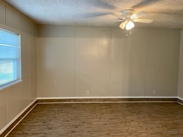 Building Photo - 3 bedroom 2 bath in quiet neighborhood