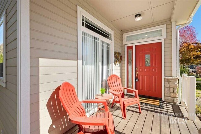 Building Photo - SE Boise 2 Story Charmer
