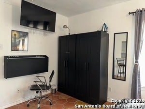 Building Photo - 302 Madison St