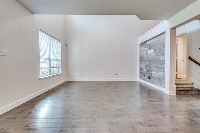 Building Photo - 4646 Rhett Ln