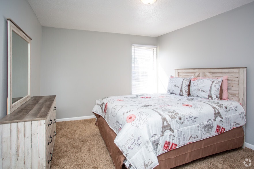 Interior Photo - Lifestyle at Lakeshore