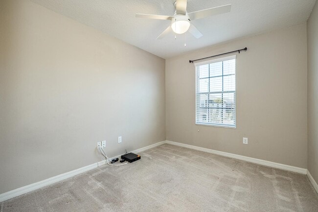 Building Photo - 7069 Woodchase Glen Dr