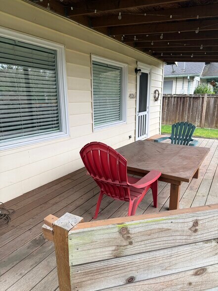 Building Photo - 406 E 43rd St