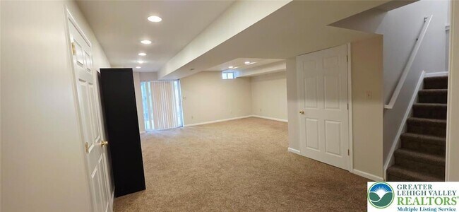 Building Photo - 3791 Knight Dr