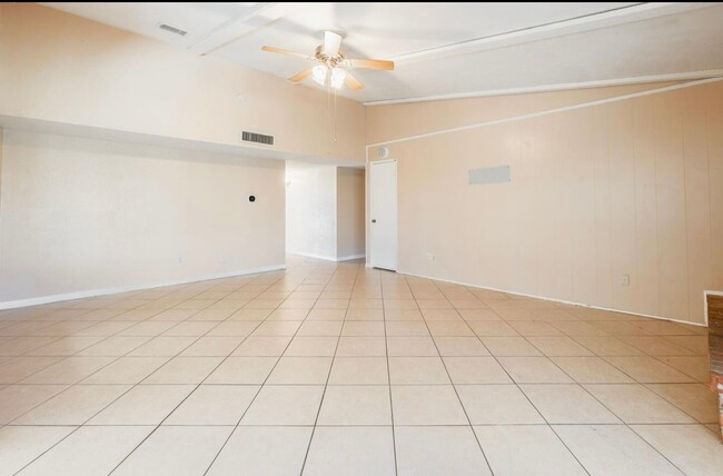 Building Photo - 5126 Sprey Dr