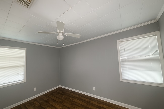 Building Photo - 3554 Plymouth Dr