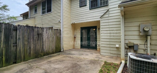 Building Photo - 1681 Winchester Way SE