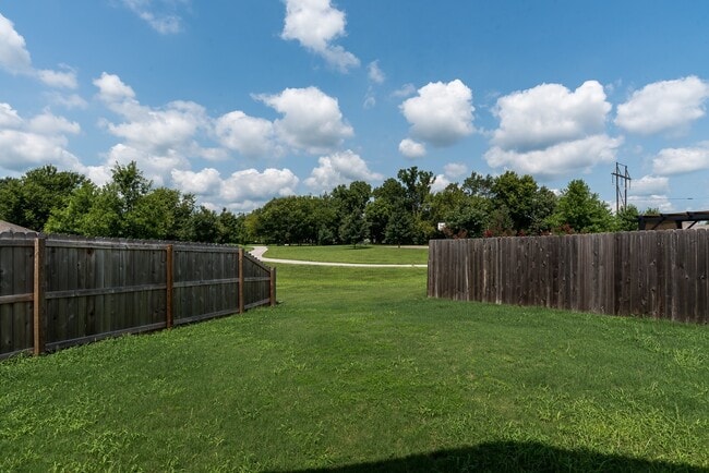 Building Photo - 4356 W Serviceberry Dr