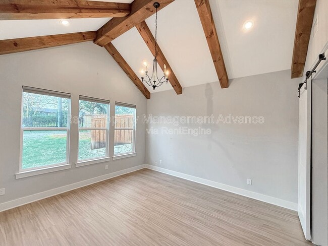 Building Photo - 313 E 3rd St