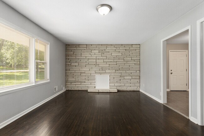 Building Photo - Newly rehabbed 3 bed 1.5 bath in Raytown