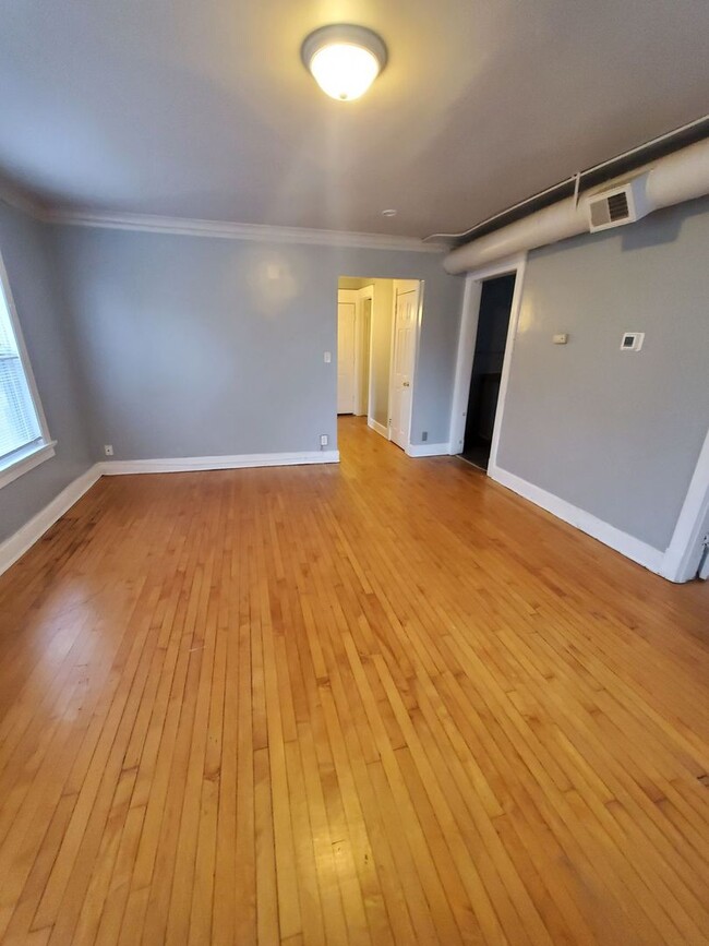 Building Photo - 3311 W Juneau Ave
