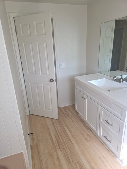 Building Photo - 130 Fairgreen Dr