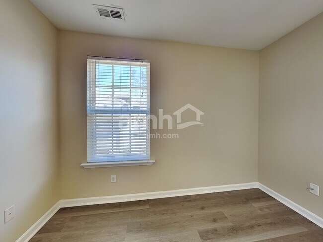 Building Photo - 129 Midwood Rd