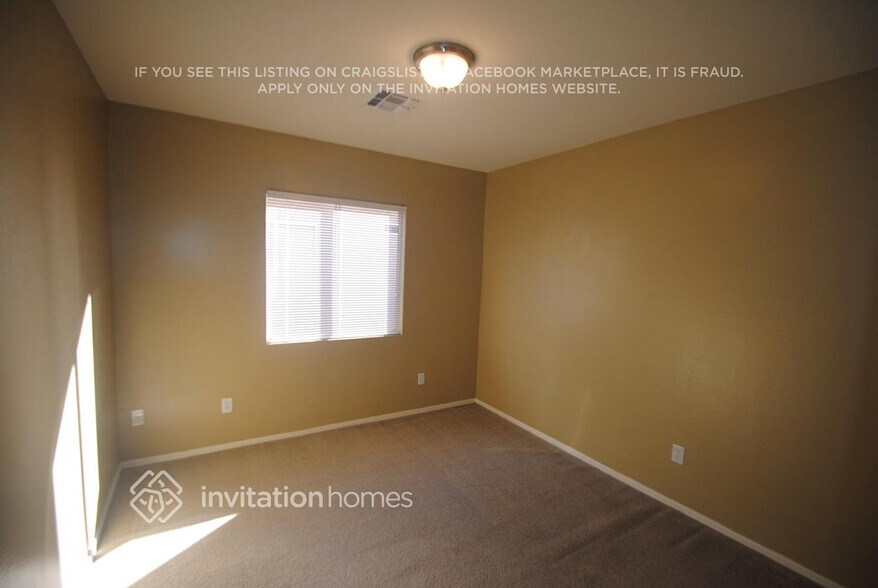 Building Photo - 12437 W Willow Ave