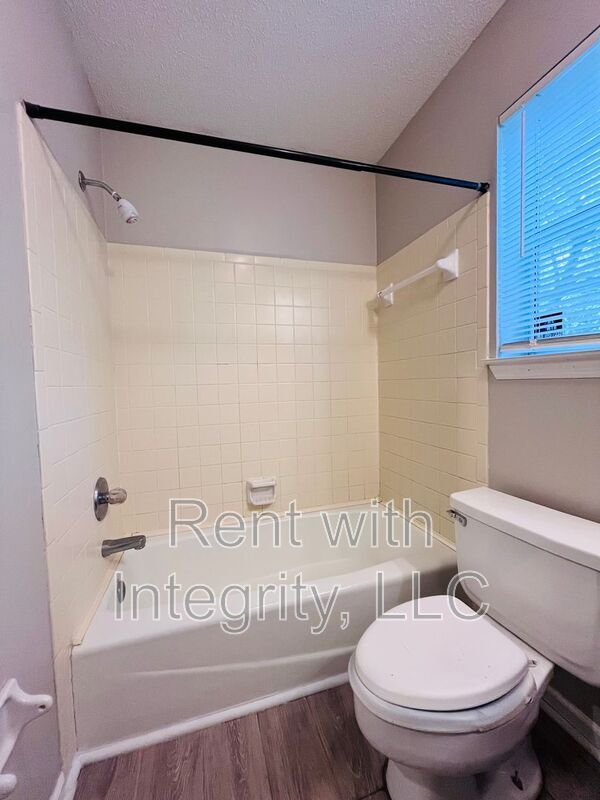 Building Photo - 2661 Faversham Dr