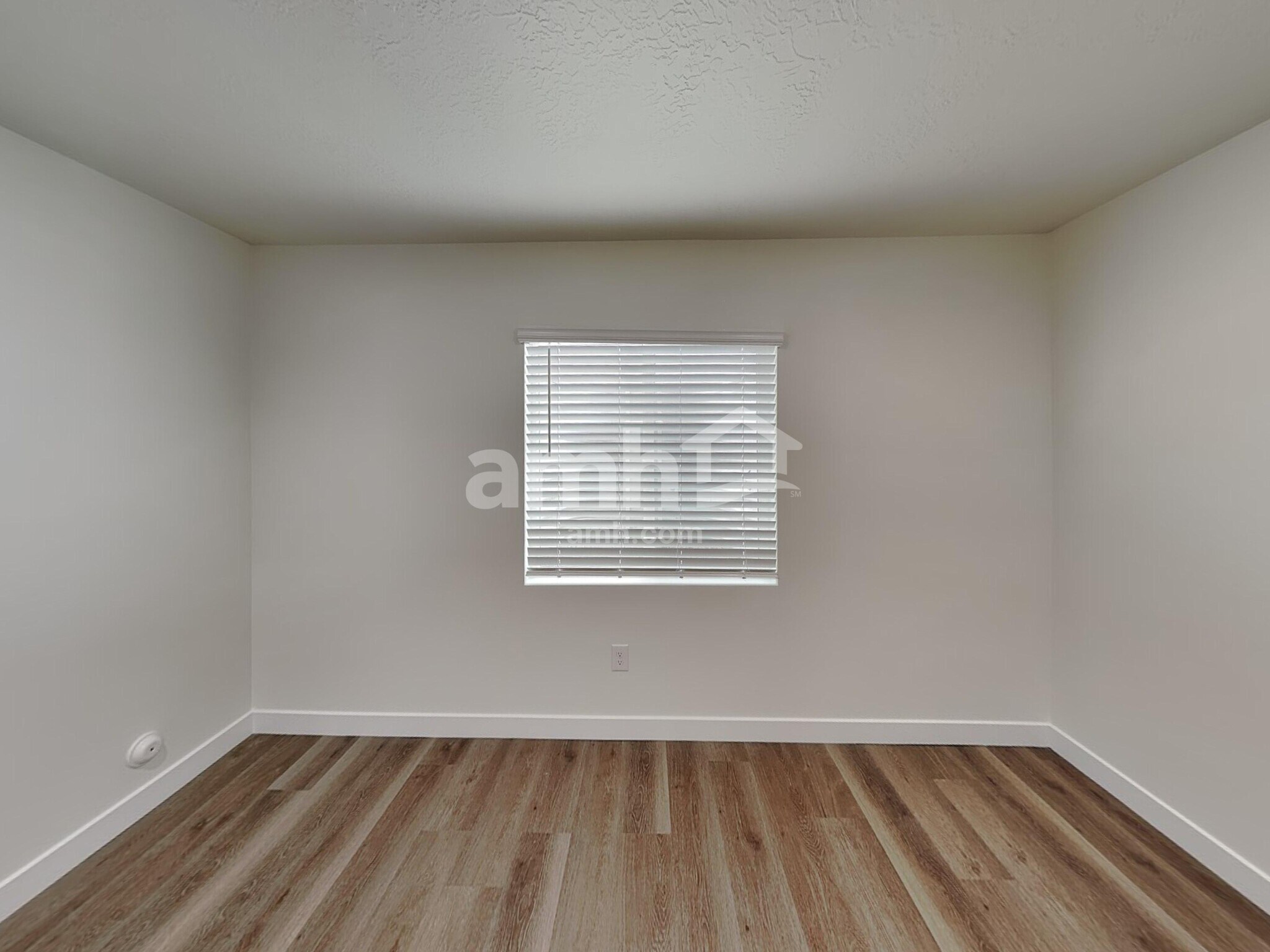 Building Photo - 1244 W Mahogany St