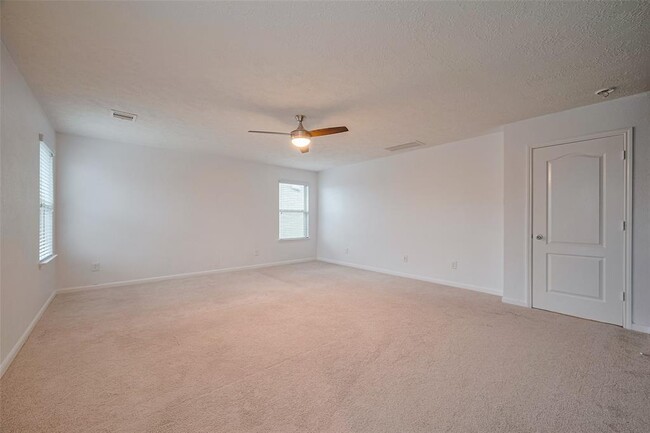 Building Photo - 5011 Pine Ridge Knoll Ct