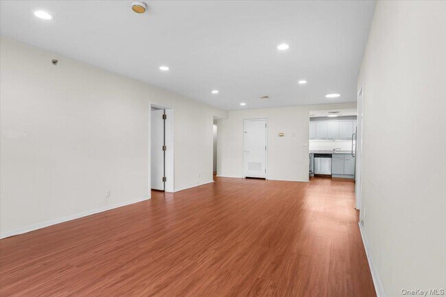 Building Photo - 100 Cutter Mill Rd