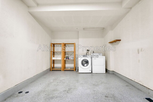 Building Photo - 2785 Matera Ln