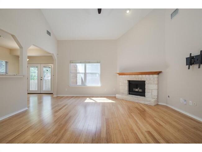 Building Photo - 5709 Pecanwood Ln