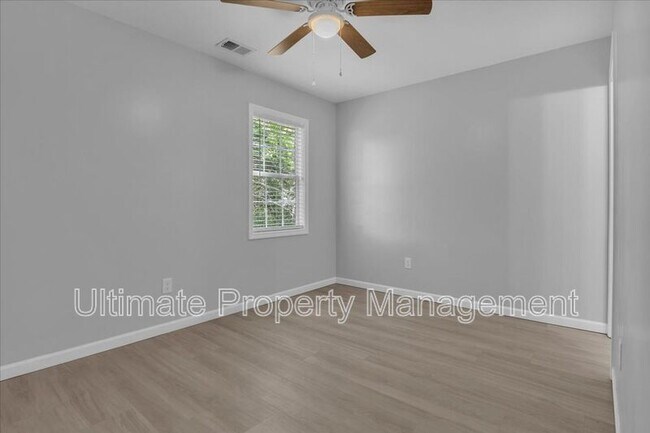 Building Photo - 514 Anderson St
