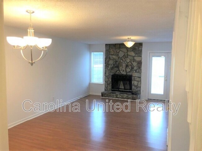 Building Photo - 8235 Circle Tree Ln