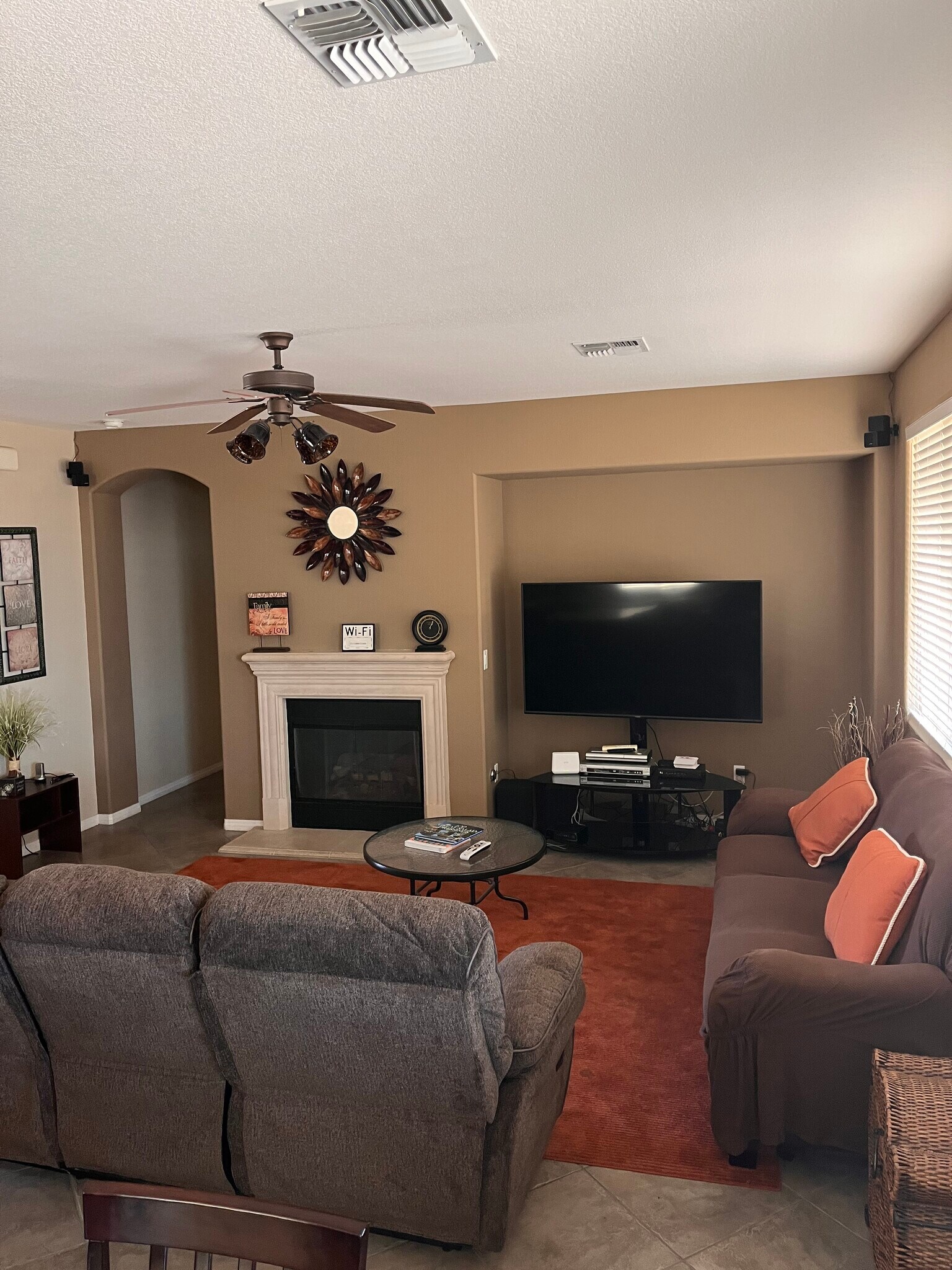 Building Photo - 1740 Greenfield Dr