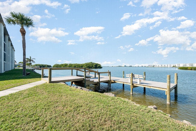 Building Photo - 200 S Banana River Blvd