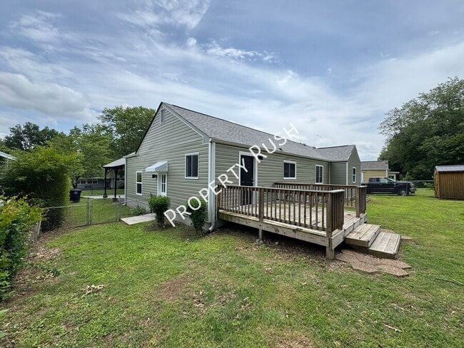 Building Photo - 743 Lanoir St