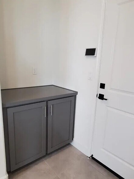 Building Photo - 8097 Oxbow Lndg Lp