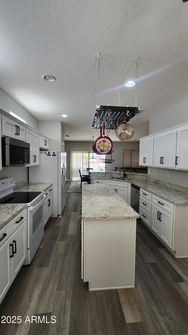 Building Photo - 16414 W Salado Creek Dr